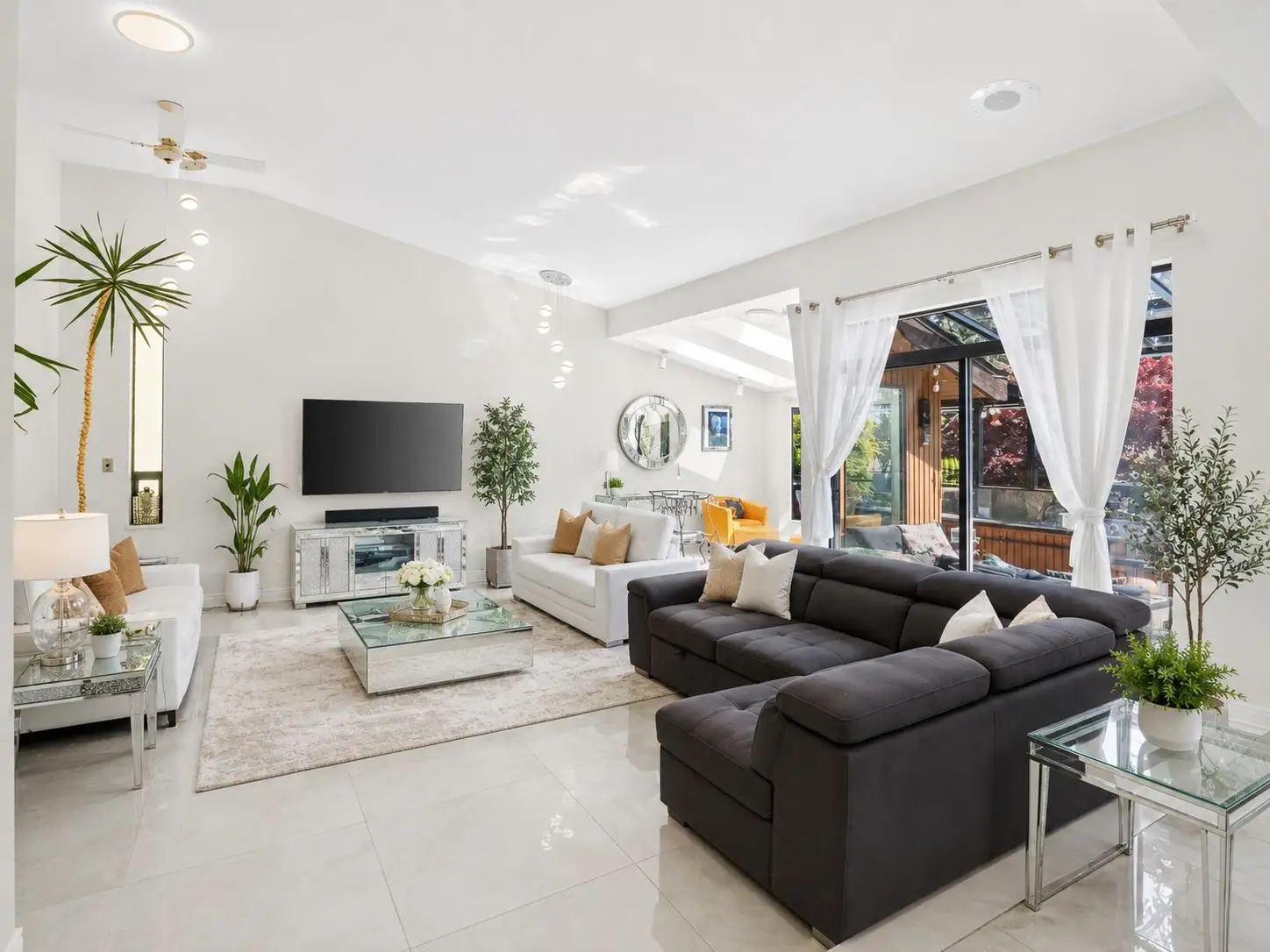 2940 DRESDEN WAY, North Vancouver BC V7H 1P6