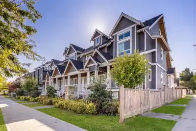 5003 CHAMBERS STREET, Vancouver BC V5R 3L8