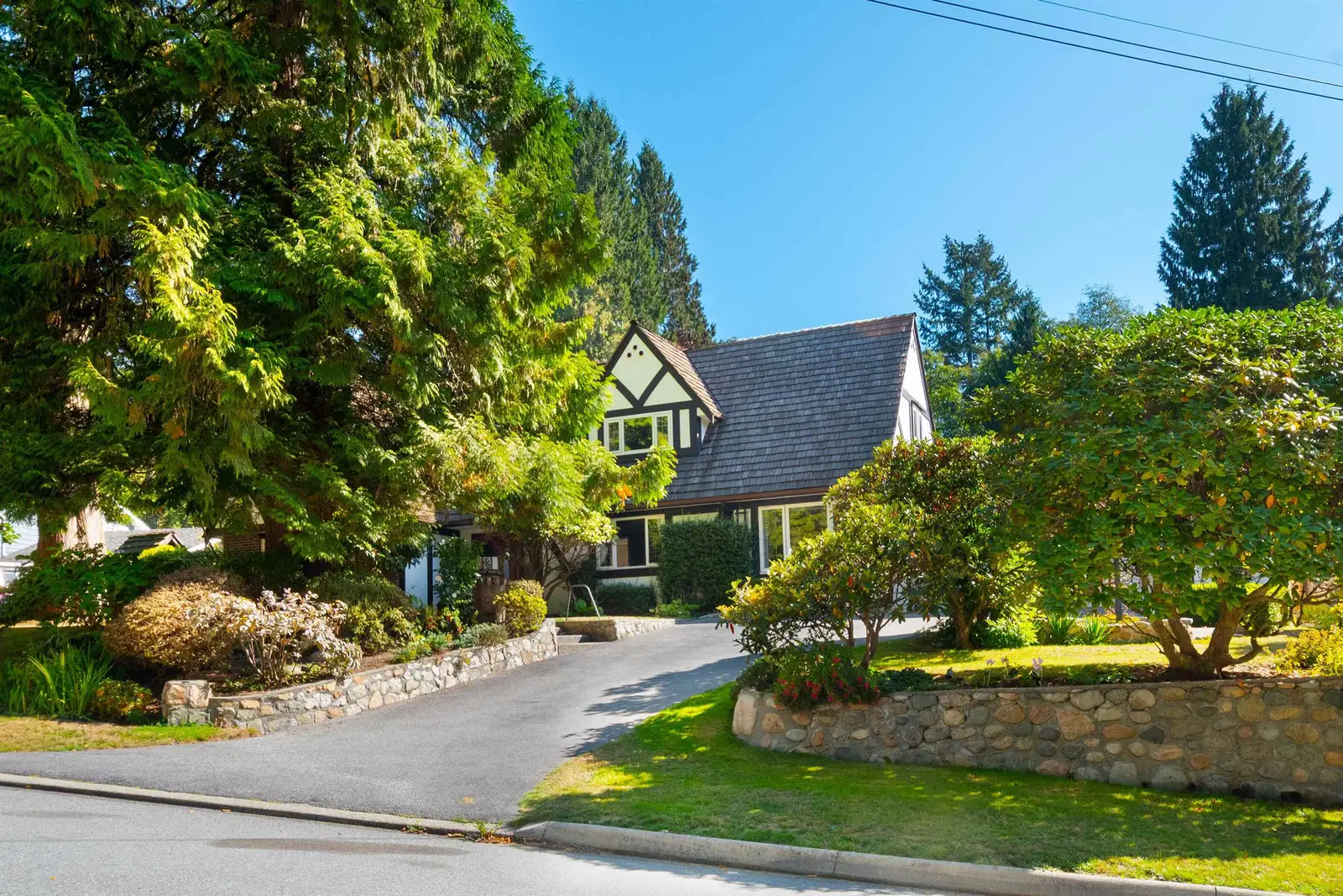 510 EVERGREEN PLACE, North Vancouver BC V7N 2Z2