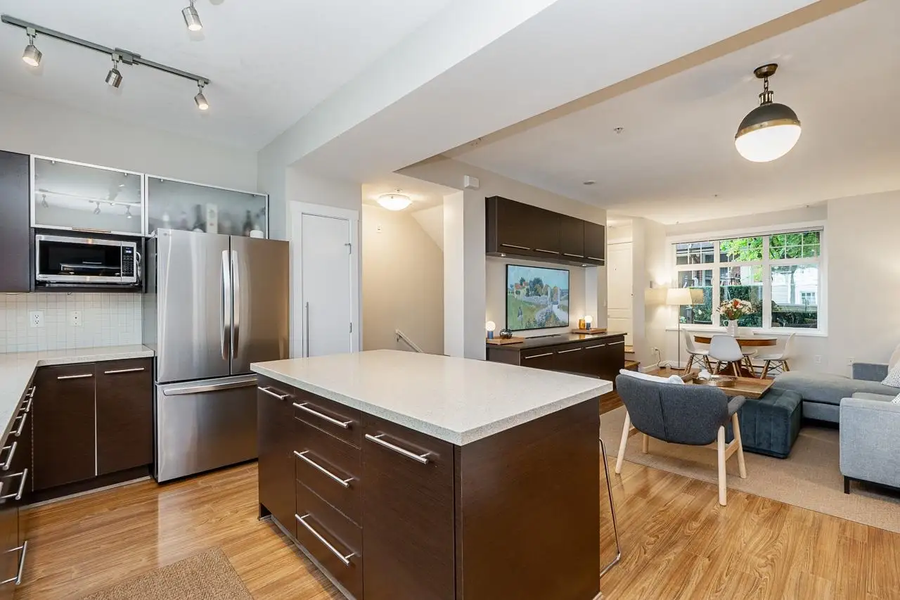 3826 WELWYN STREET, Vancouver BC V5N 3Y9