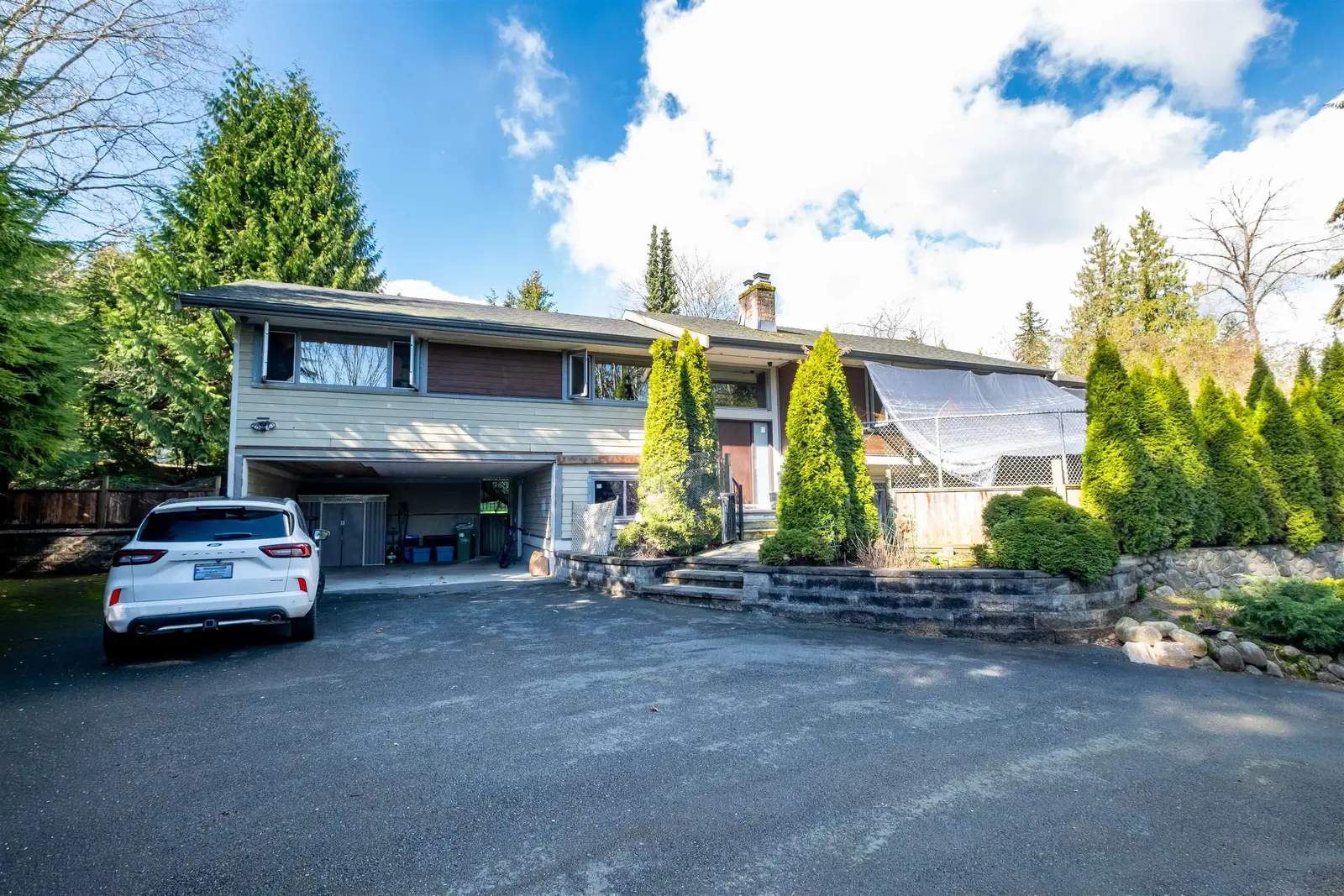 1329 APPIN ROAD, North Vancouver BC V7J 2T4
