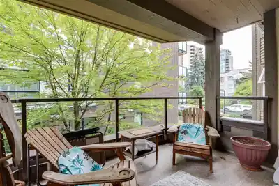 205 1535 CHESTERFIELD AVENUE, North Vancouver BC V7M 2N5