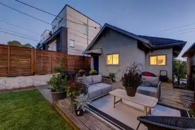 744 E 3RD STREET, North Vancouver BC V7L 1G9