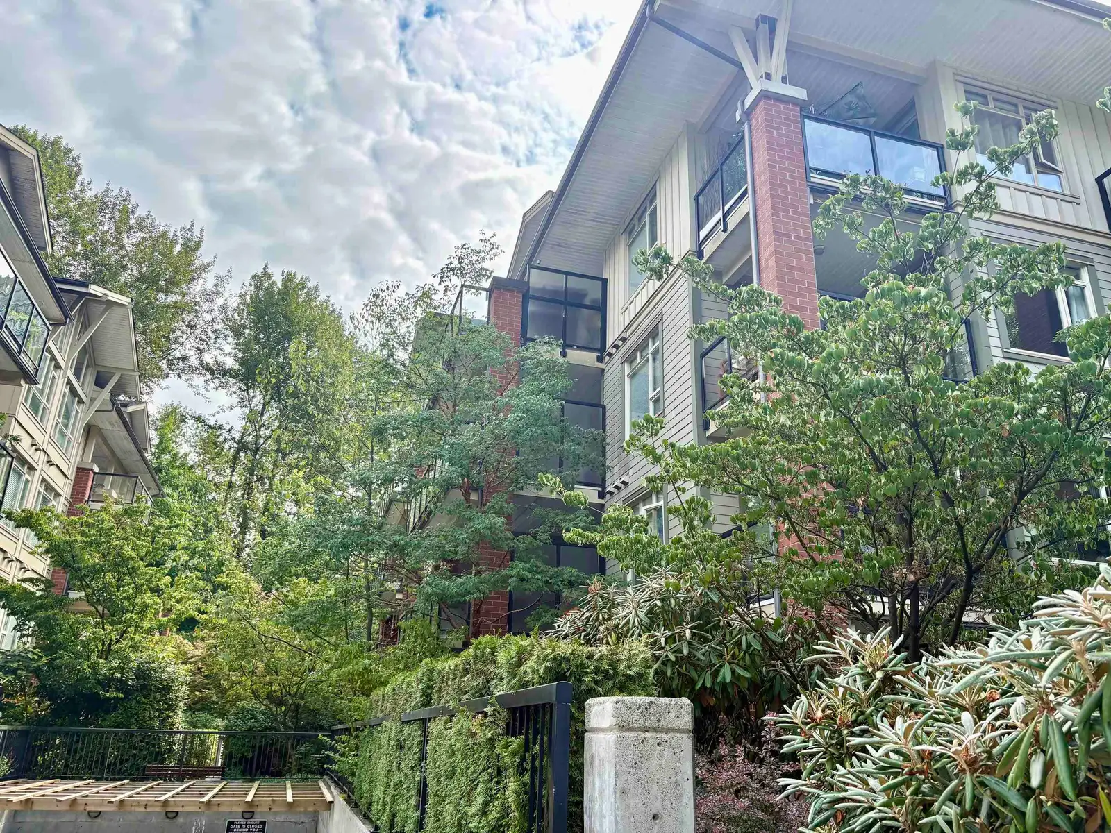 202 200 CAPILANO ROAD, Port Moody BC V3H 5N1