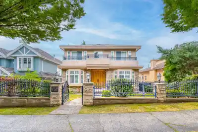 2420 SCARBORO AVENUE, Vancouver BC V5P 2L4