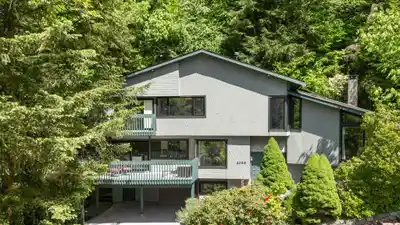 2086 RIVERGROVE PLACE, North Vancouver BC V7H 2L4