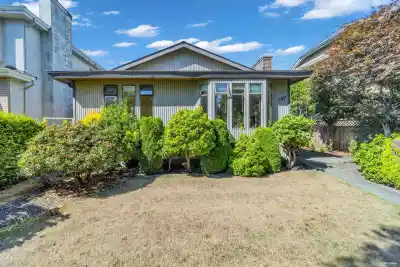 137 W WOODSTOCK AVENUE, Vancouver BC V5Y 2R7