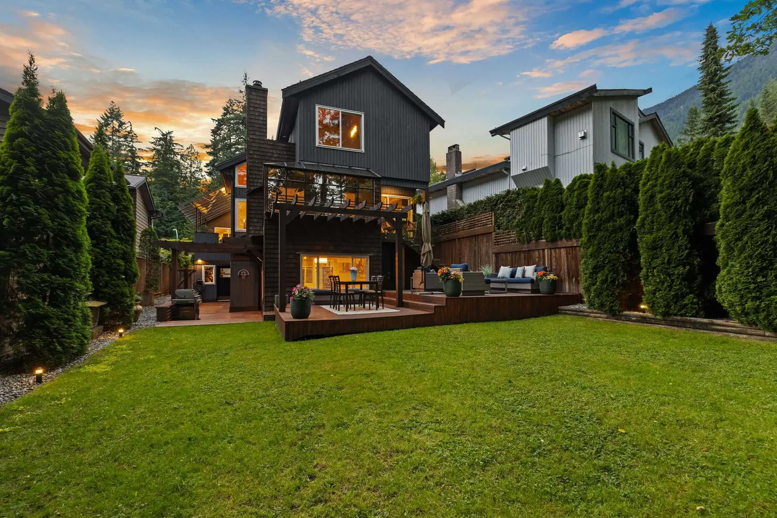 5522 DEERHORN LANE, North Vancouver BC V7R 4S6