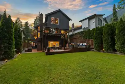 5522 DEERHORN LANE, North Vancouver BC V7R 4S6