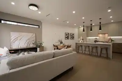 1 2282 E 8TH AVENUE, Vancouver BC V5N 1V5