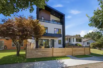 3016 E 19TH AVENUE, Vancouver BC V5M 2S9