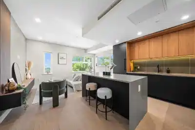 5 128 W WOODSTOCK AVENUE, Vancouver BC V5Y 0P4
