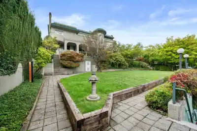828 BEACHVIEW DRIVE, North Vancouver BC V7G 1R1
