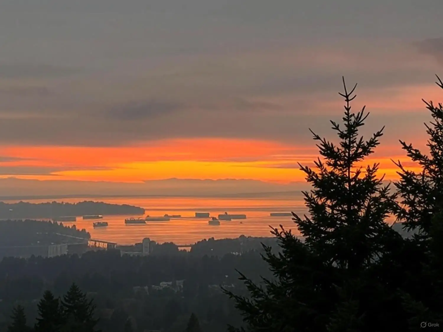 4050 ST. PAULS AVENUE, North Vancouver BC V7N 1T5