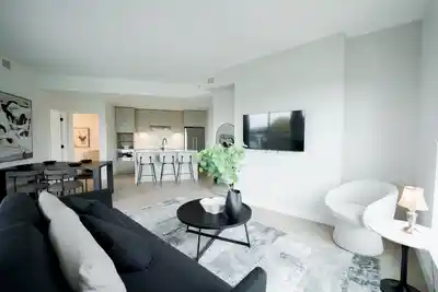 360 422 E 3RD STREET, North Vancouver BC V7L 0K1