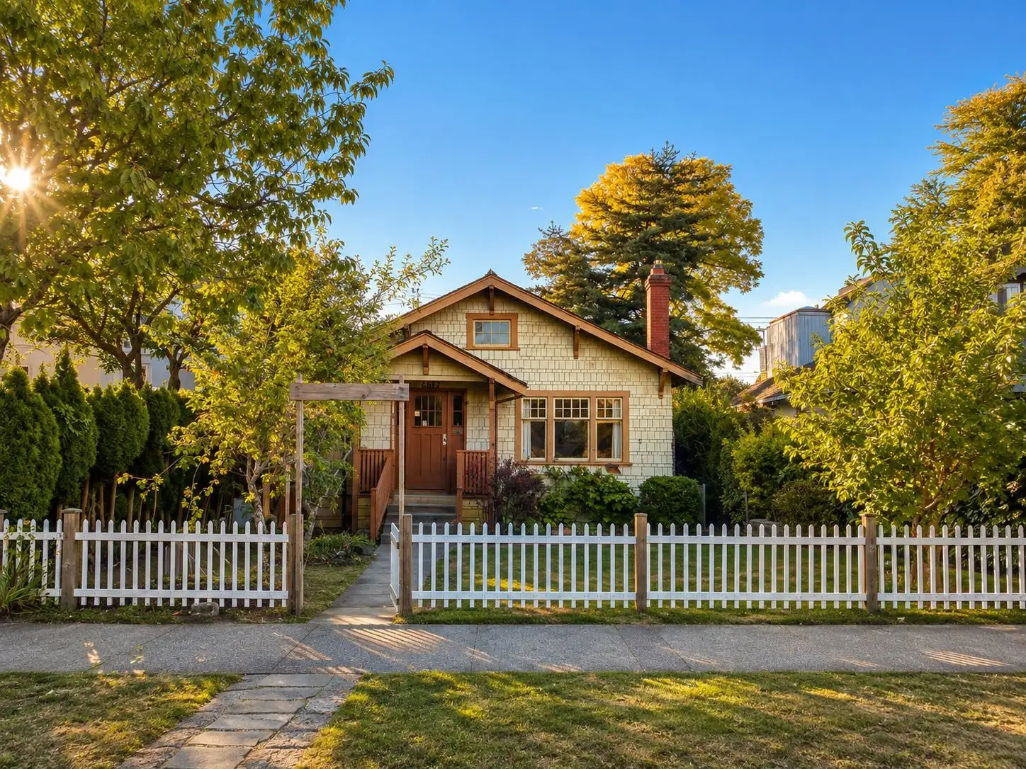 4117 W 11TH AVENUE, Vancouver BC V6R 2L5