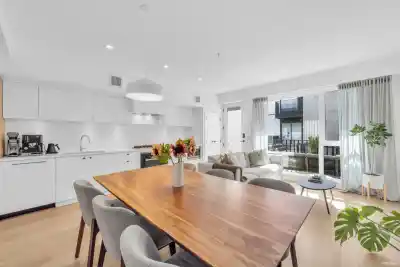 66 W KING EDWARD AVENUE, Vancouver BC V5Y 0N6