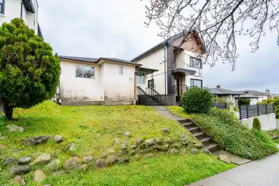 3163 RUPERT STREET, Vancouver BC V5M 3V2