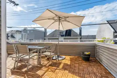 304 223 E KEITH ROAD, North Vancouver BC V7L 1V4