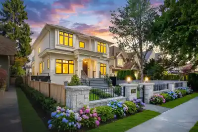 2755 W 38TH AVENUE, Vancouver BC V6N 2W8