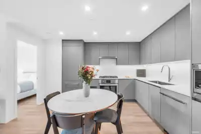 601 7977 LANSDOWNE ROAD, Richmond BC V6X 0X5