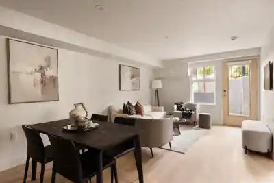 101 378 W 45TH AVENUE, Vancouver BC V5Y 0P6