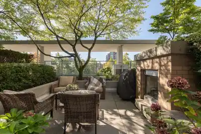 14 166 W 13TH STREET, North Vancouver BC V7M 1N6