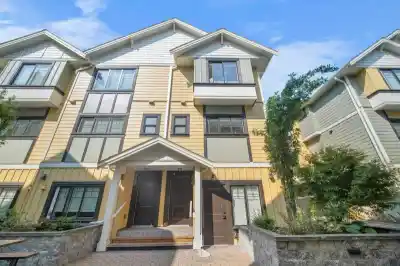 205 80 ELGIN STREET, Port Moody BC V3H 0M6