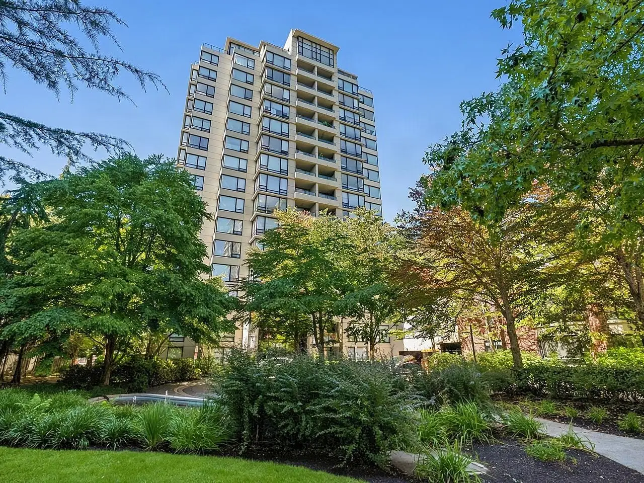 203 9188 HEMLOCK DRIVE, Richmond BC V6Y 4J7