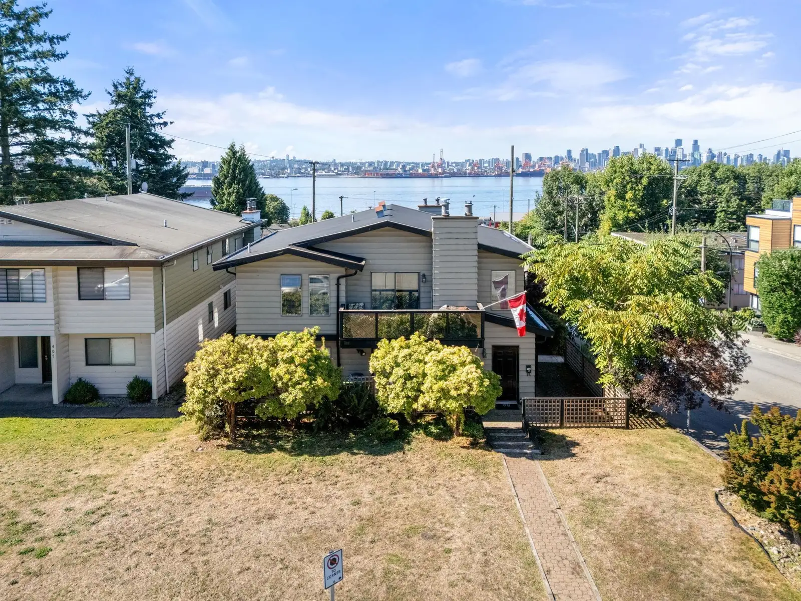 140-142 ST. PATRICKS AVENUE, North Vancouver BC V7L 3N2