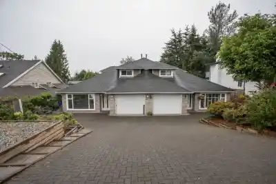 380 55A STREET, Tsawwassen BC V4M 3L8