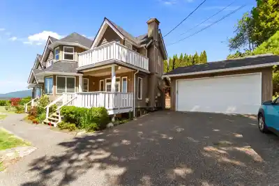 186 E BRAEMAR ROAD, Vancouver BC V7N 1P9