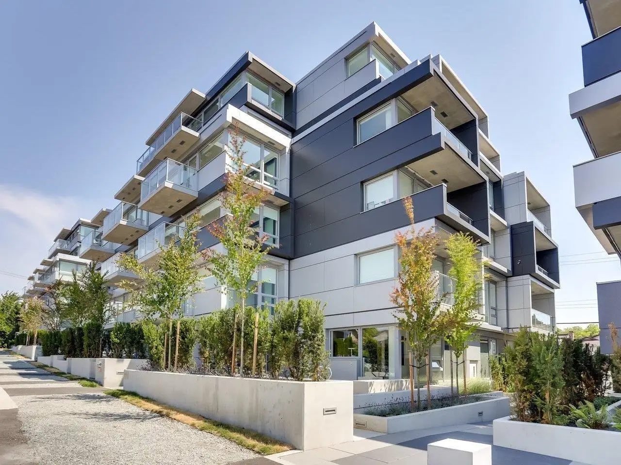 102 8030 OAK STREET, Vancouver BC V6P 0M9