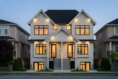2 1238 LE ROI STREET, Vancouver BC V5K 4G2