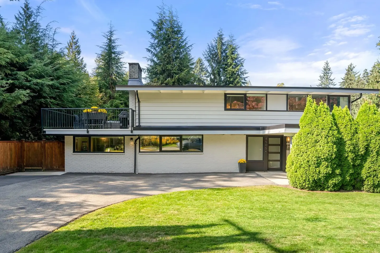 4505 LIONS AVENUE, North Vancouver BC V7R 3S7