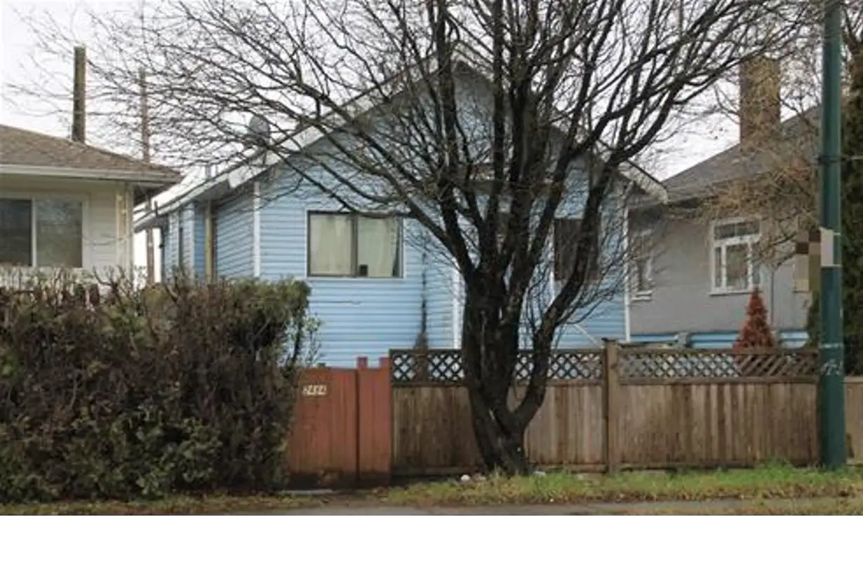 2472 E 41ST AVENUE, Vancouver BC V5R 2W5