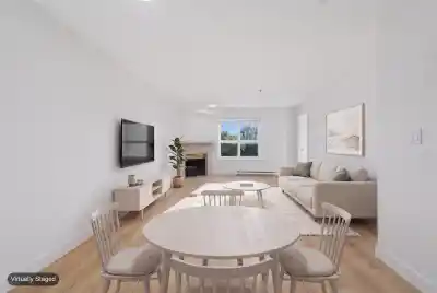 306 2928 COMMERCIAL DRIVE, Vancouver BC V5N 4C9