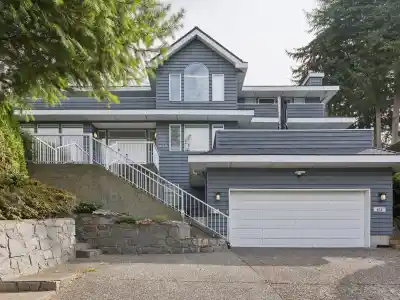 456 MONTROYAL BOULEVARD, North Vancouver BC V7N 3E1