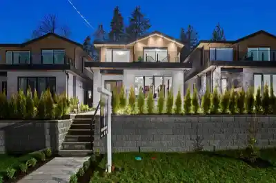 3073 FROMME ROAD, North Vancouver BC V7K 2C8