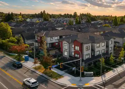SL7 9880 GRANVILLE AVENUE, Richmond BC V6Y 1R3