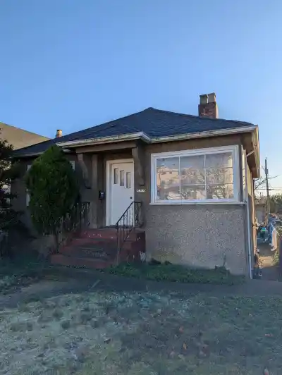 2520 E PENDER STREET, Vancouver BC V5K 2B5