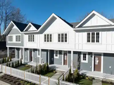 3 2808 ST. GEORGE STREET, Port Moody BC V3H 0N6