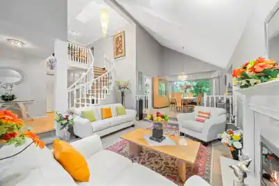 2445 MOWAT PLACE, North Vancouver BC V7H 2X2