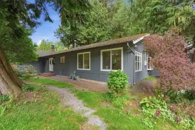 909 SEYMOUR BOULEVARD, North Vancouver BC V7J 2J7