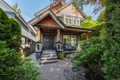 362 E 21ST STREET, North Vancouver BC V7L 3B8