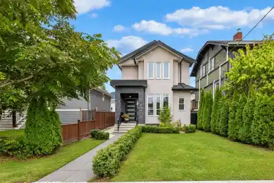 344 E 21 STREET, North Vancouver BC V7L 3B8