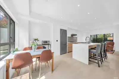 23 526 W 28TH AVENUE, Vancouver BC V5Z 2H1