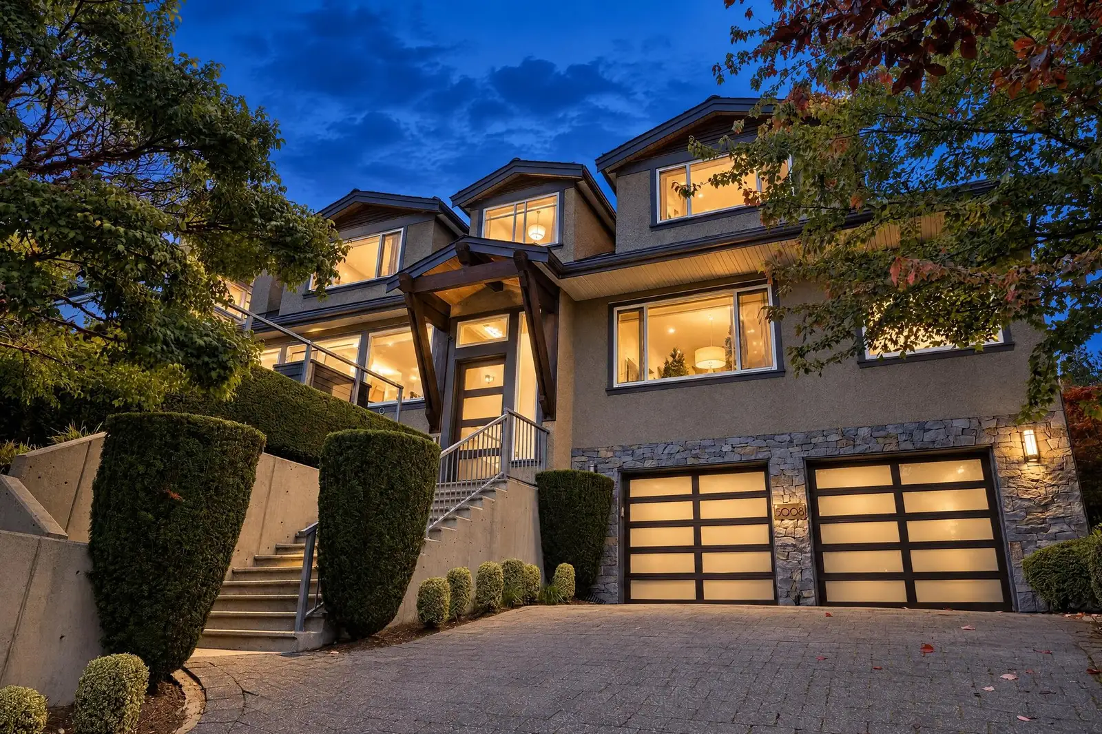 5008 REDONDA DRIVE, North Vancouver BC V7R 3J9