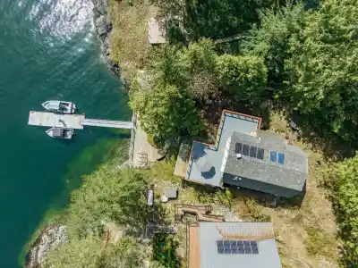 2937 PANORAMA DRIVE, North Vancouver BC V7G 2A4