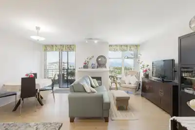 1607 8460 GRANVILLE AVENUE, Richmond BC V6Y 4E7